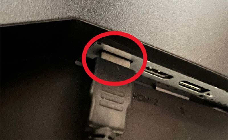 Siyah Ekran Hatası alıyorsanız sebebi tam oturmamış HDMI kablosu olabilir