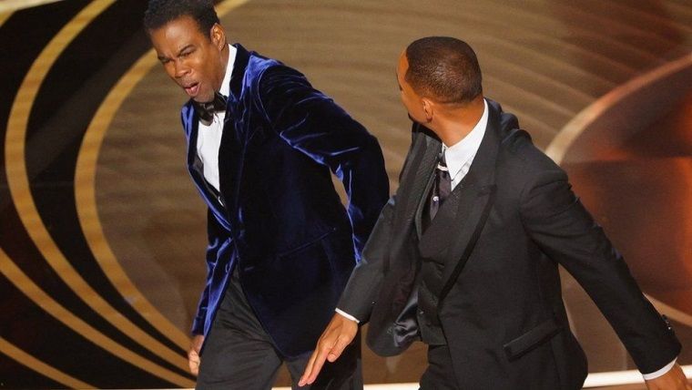 Oscar Ödülleri'nde Will Smith, Chris Rock'ı sahnede tokatladı