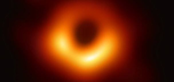 Dünya tarihinde ilk kez bir kara delik fotoğrafı çekildi
