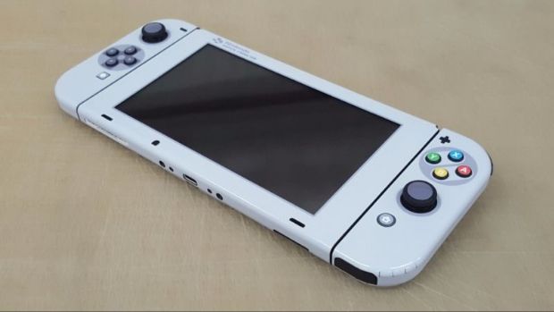 Nintendo Switch'ini modlayarak SNes'e benzetti