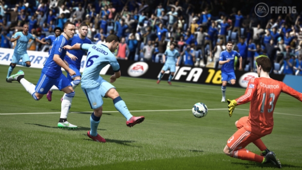 FIFA 16'yı oynamaya başladılar bile!