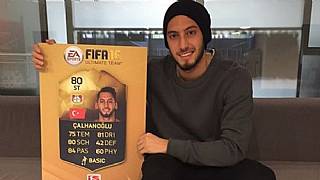 Hakan Çalhanoğlu EA Sports'a teşekkür etti