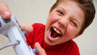 +17 oyunun turnuvasını, 15 yaşındaki çocuk kazandı