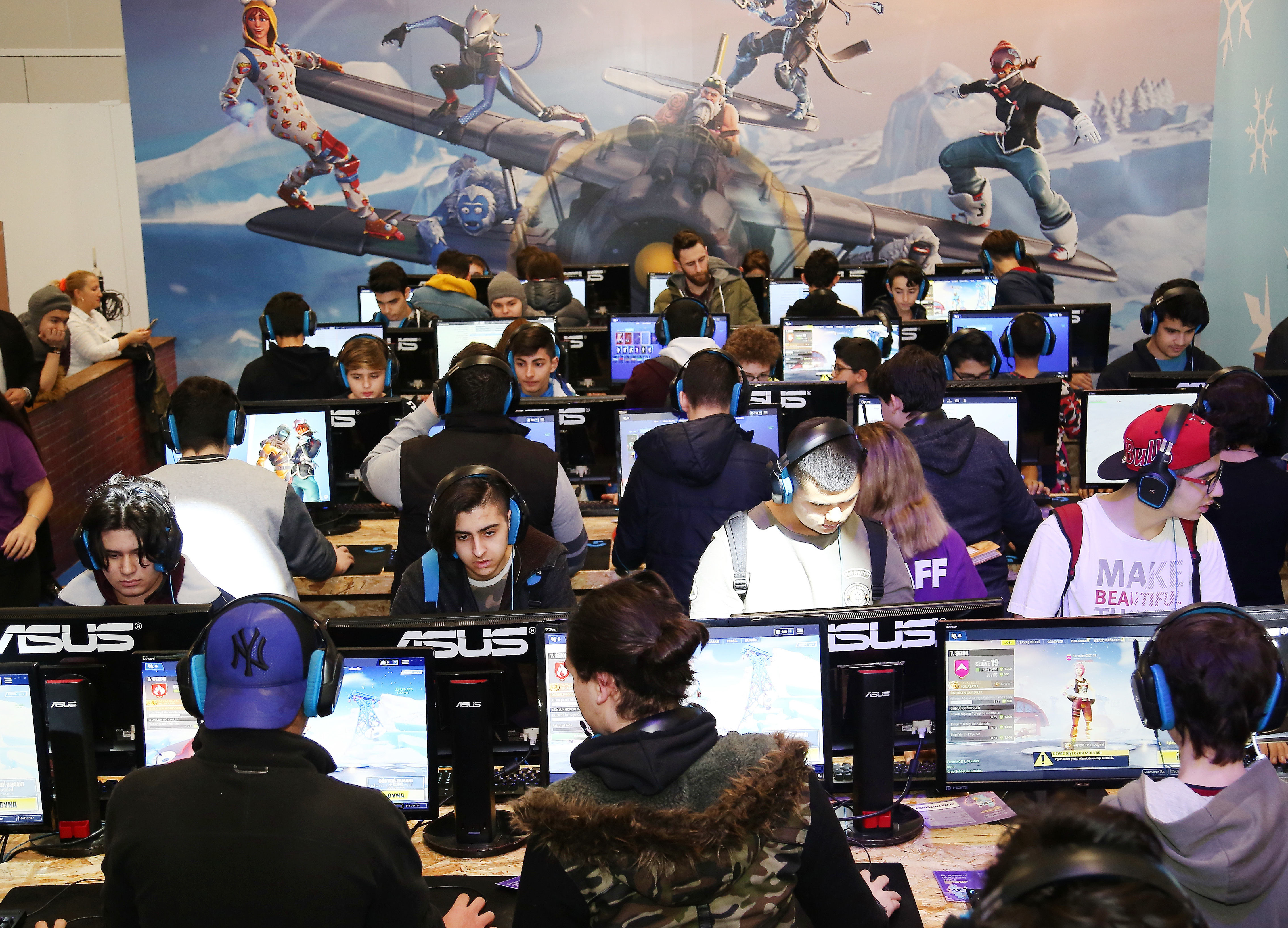 Gaming İstanbul 2019 fuarı renkli görüntülere sahne oldu