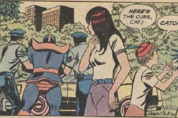 Çılgın Titan Thanos, polis tarafından yaka paça tutuklandı