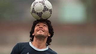 Konami'ye bir gol de Maradona'dan