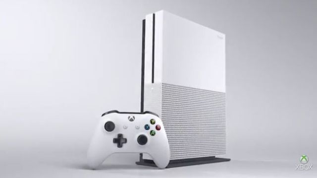 Xbox One Slim resmen duyuruldu!