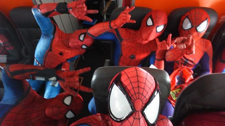 Tam 547 Örümcek Adam rekor kırmak için bir araya geldi!