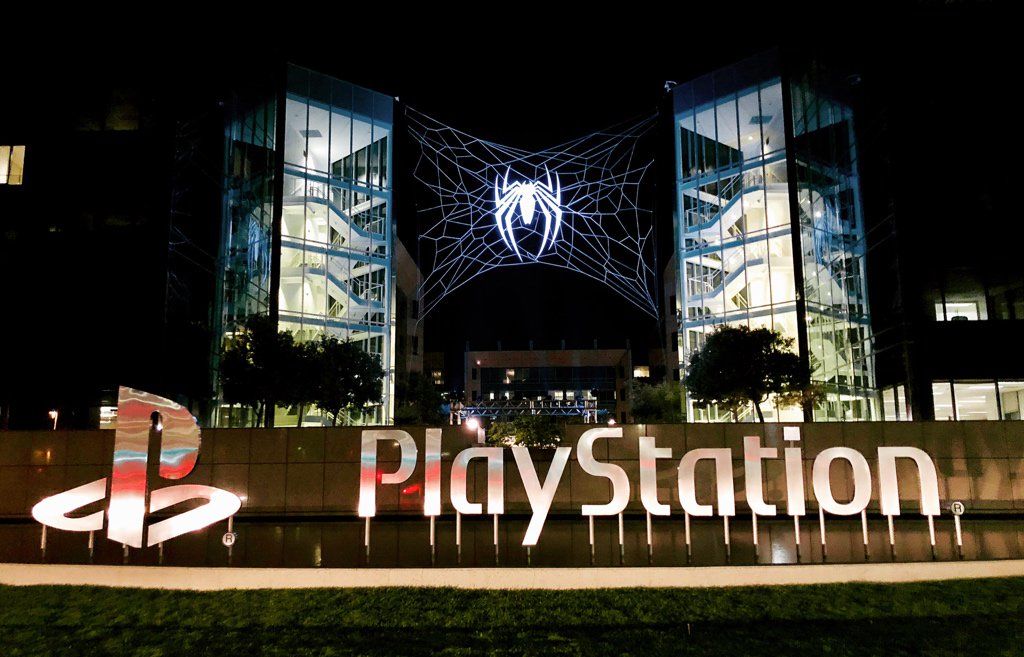PlayStation Amerika merkez binasına Spider-Man yuva yaptı!