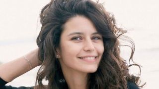 Beren Saat'in oynadığı Netflix dizisinin teması belli oldu