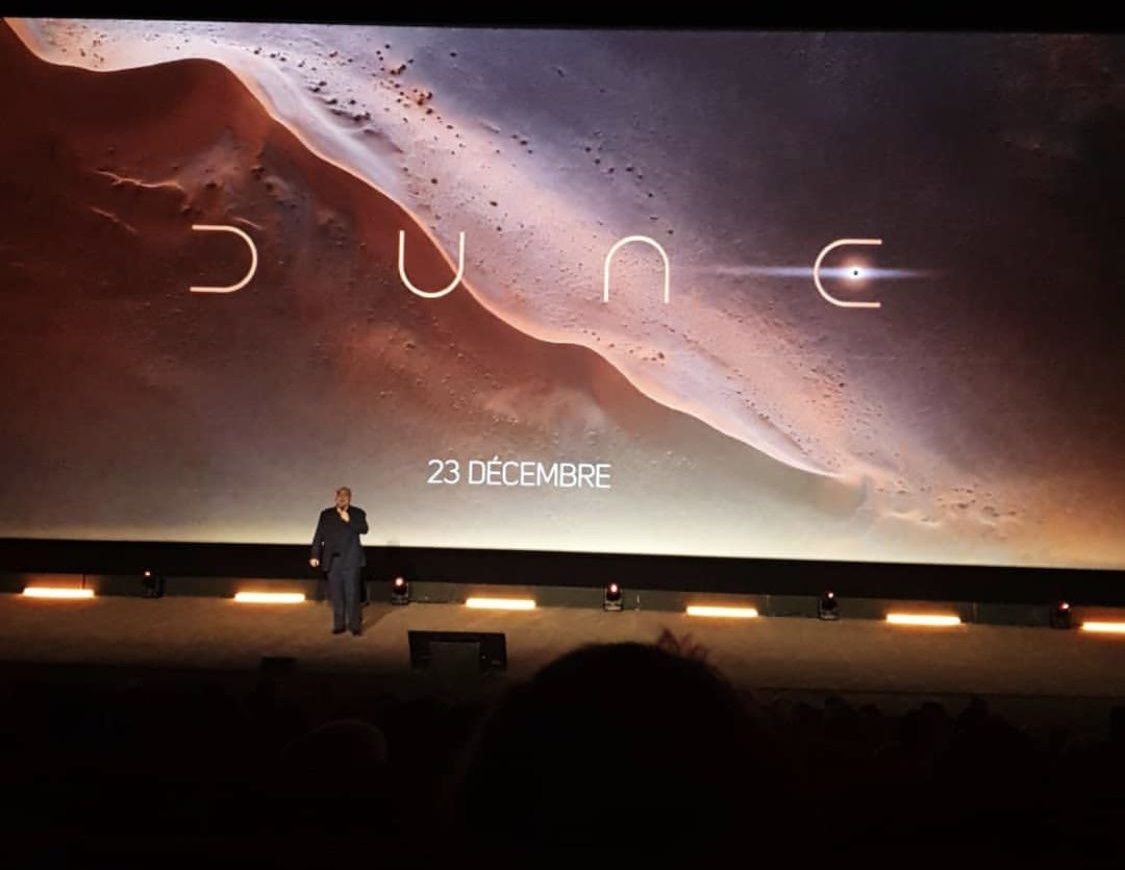 Zengin kadrolu Dune filminin sade logosu dikkat çekmeyi başardı