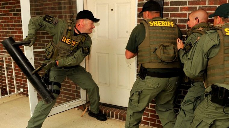 Denuvo korumasını kıran hacker'ın evine baskın düzenlendi