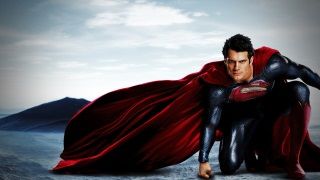 Warner Bros, Henry Cavill'ın Superman rolü hakkında konuştu