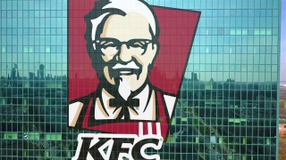 KFC'nin Albay'ı bu sefer güreşçi oluyor