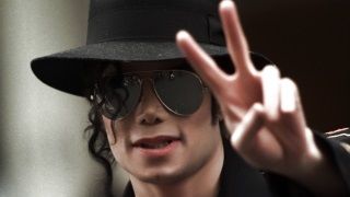Radyo istasyonları, Michael Jackson çalmaktan vazgeçiyor