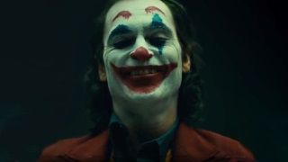 Joker kostümü giyen adam polislere zor anlar yaşattı