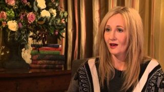 J.K. Rowling yine bir karakteri öldürdüğü için özür diledi