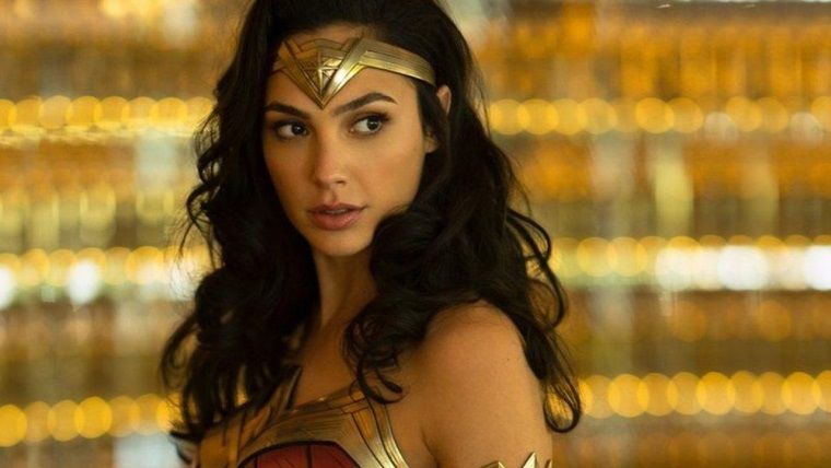 Wonder Woman 1984 filmi tam 1 sene ertelendi!