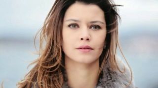 Beren Saat'in oynadığı Netflix dizisi Atiye'den ilk video