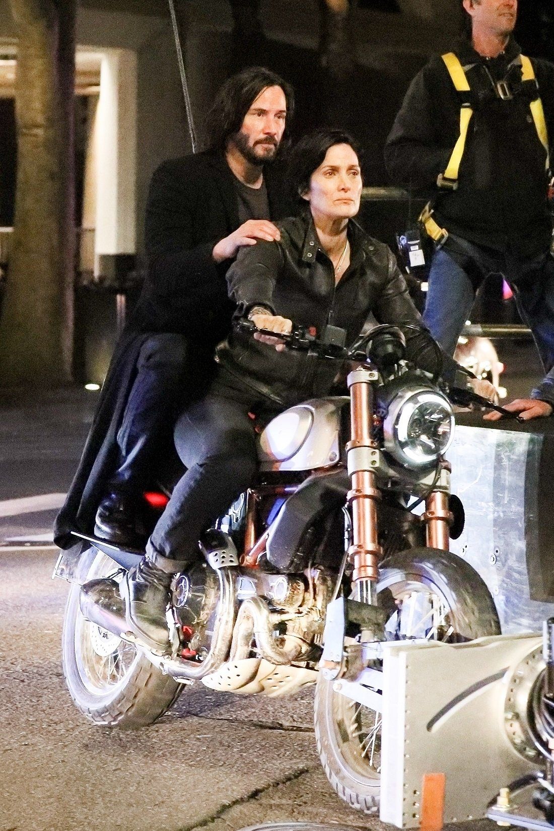 Keanu Reeves ve Carrie-Anne Moss, The Matrix 4 hakkında konuştu