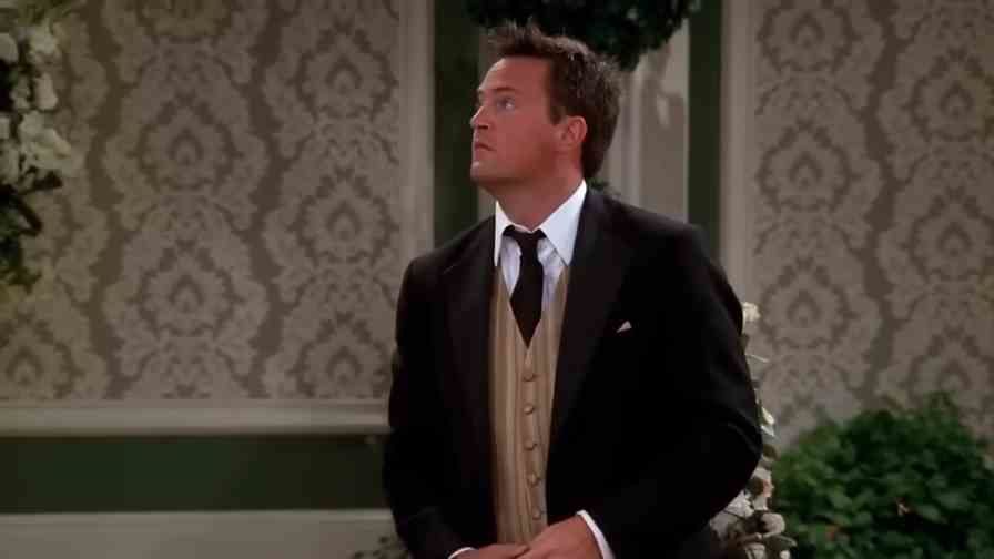 Friends Dizisinin Oyuncusu Matthew Perry Hayatını Kaybetti