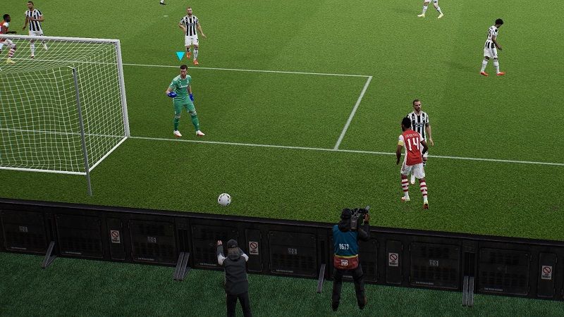 Konami, eFootball 2022 için oyunculardan özür diliyor