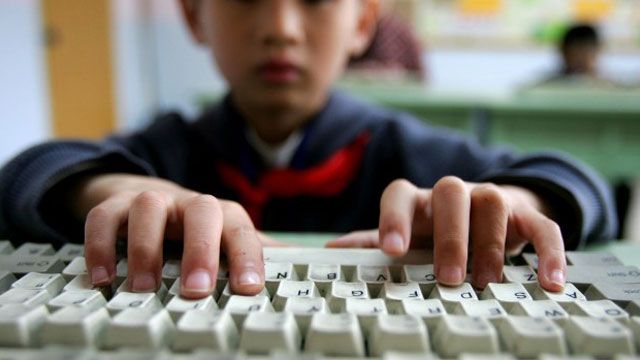 İnternet kullanıcılarının 3'te 2'si çocuklar için tehlikeli içerikle karşılaştı