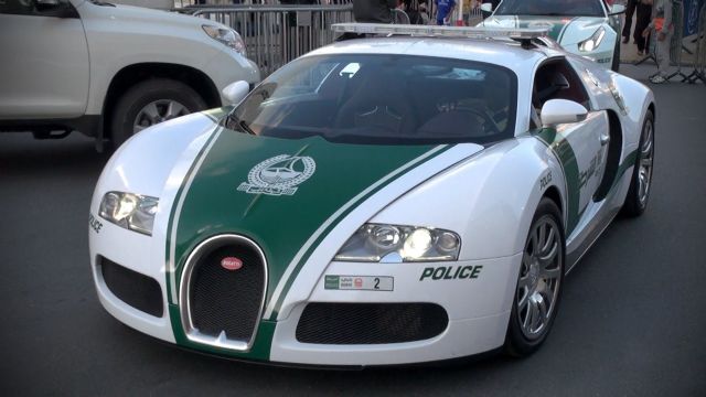 Dubai'nin Polis araçları Need For Speed'e taş çıkartıyor