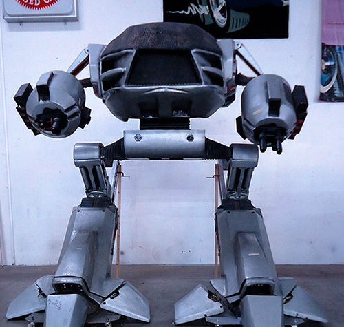 RoboCop'un korkulu rüyası ED-209 hayat buluyor 