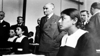 Google'dan 23 Nisan Ulusal Egemenlik ve Çocuk Bayramı için Doodle