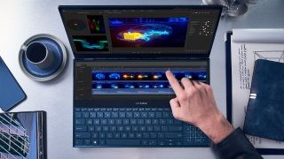 Çift ekranlı Asus Zenbook Pro Duo nasıl bir deneyim sunuyor?