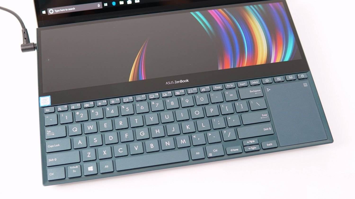 Çift ekranlı Asus Zenbook Pro Duo nasıl bir deneyim sunuyor?