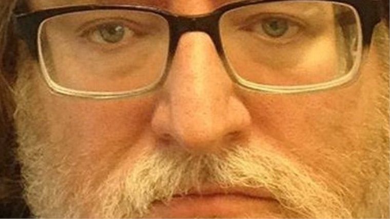 Gabe Newell'ın yüzü, iç çamaşırı markasında kullanıldı!