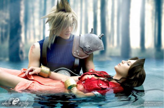 Final Fantasy VII'nin efsane sahnesi yeniden canlandırıldı