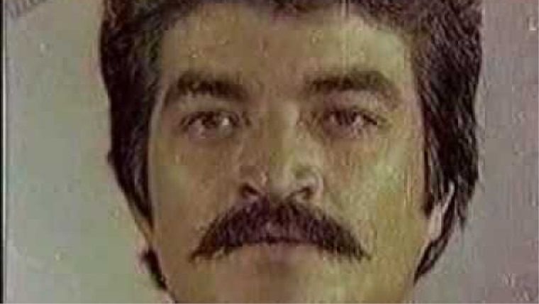 Çevrimiçi oyun oynamaktan aksanını kaybeden oyuncu