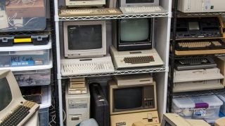 Ülkemizde 12.500 TL'ye satılan nostalji bilgisayar koleksiyonu