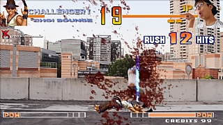 Uzak doğulu oyuncu kendini dövüş oyunlarının içine soktu