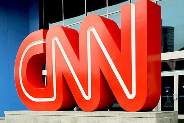 CNN istemeden de olsa tam yarım saat boyunca yetişkin içerikli film yayımladı