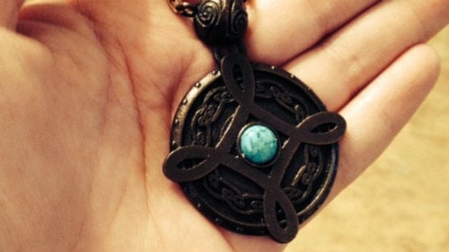 Kız arkadaşına Amulet of Mara'yla evlenme teklif etti!