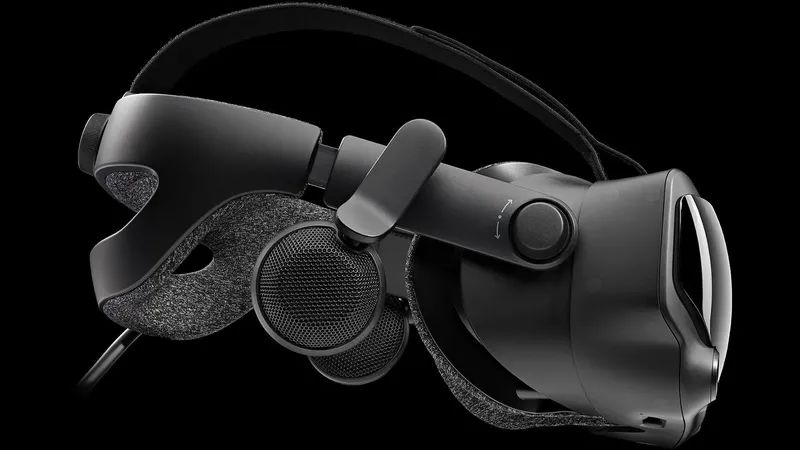 Valve SteamVR Başlığını Seri Üretime Soktu