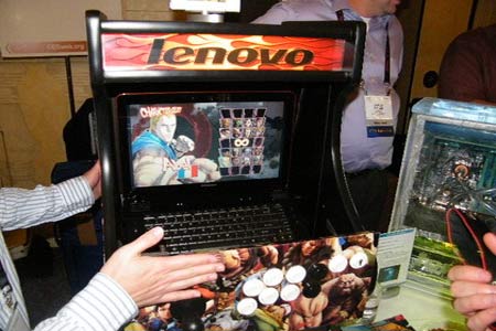 Lenovo'lu Arcade makinesi