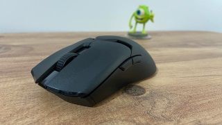 Ultra hafif: Razer Viper V2 Pro inceleme