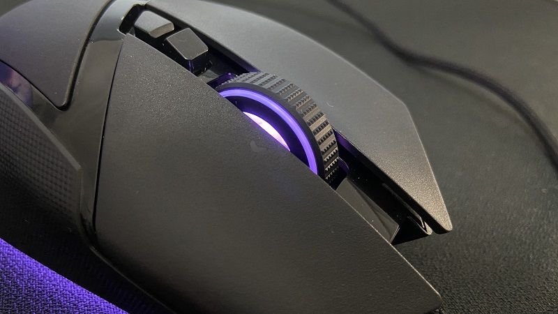 Razer Basilisk V3 inceleme + Razer Strider Mouse Pad