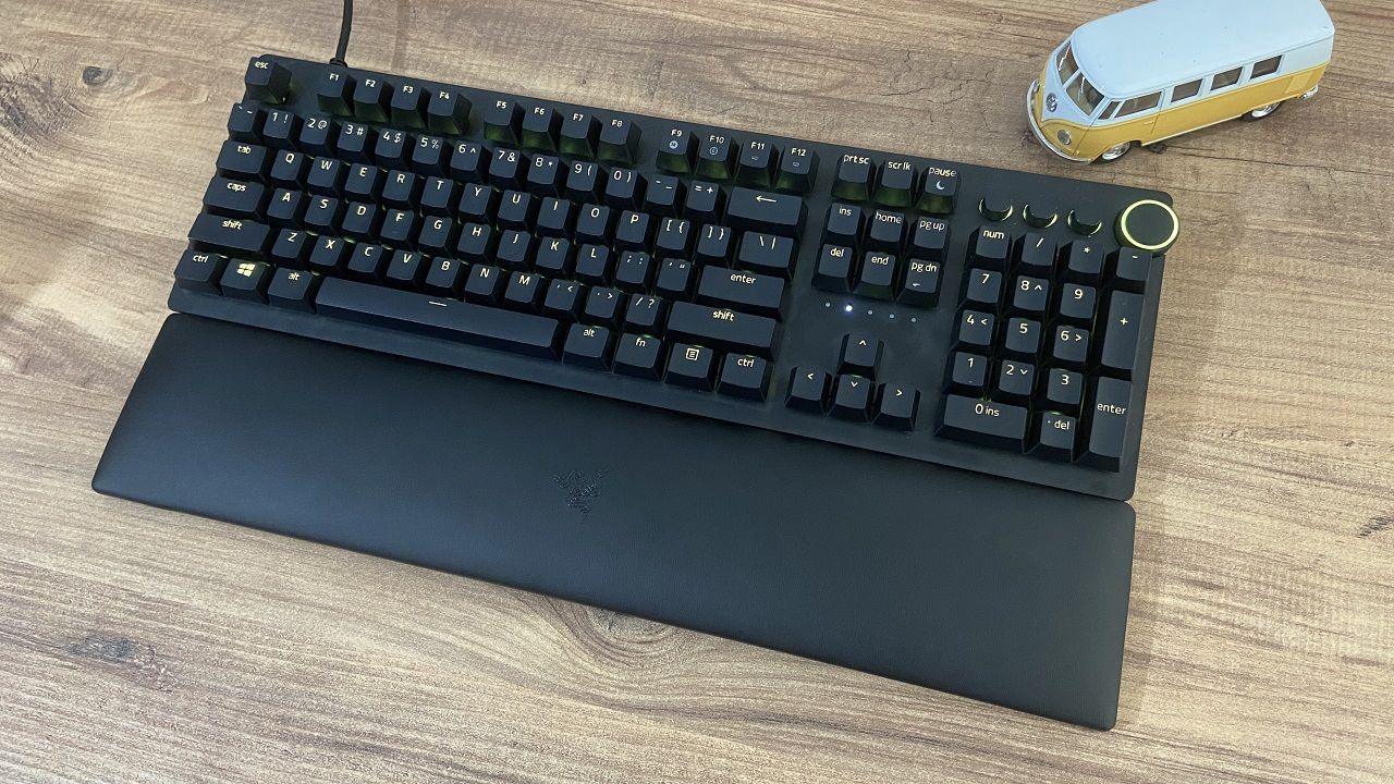 Razer Huntsman V2 oyuncu klavyesi inceleme