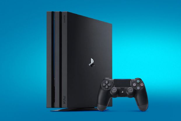 Playstation 4 Pro'nun stokları ilk günden tükendi