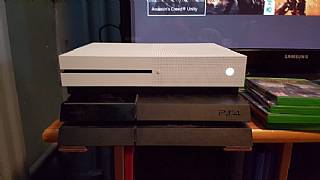 Xbox One S, PlayStation 4'ten çok daha küçük!