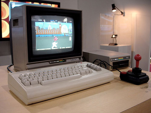 Commodore 64 ön siparişte!