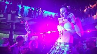 Microsoft'ta cinsel içerikli parti skandalı!