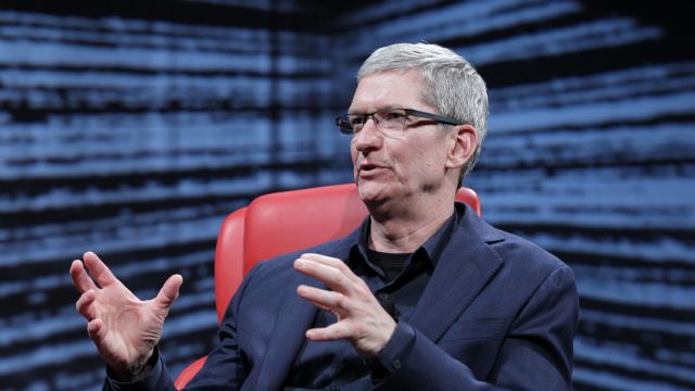 Apple CEO'su Tim Cook da dün gece ülkemizde gerçekleşen terör saldırısını unutmadı