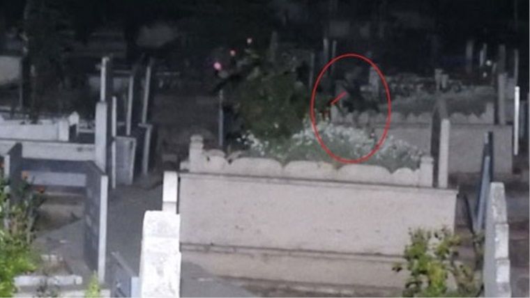 YouTube'un gündeminde olan gizemli kız olayı nihayet çözüldü